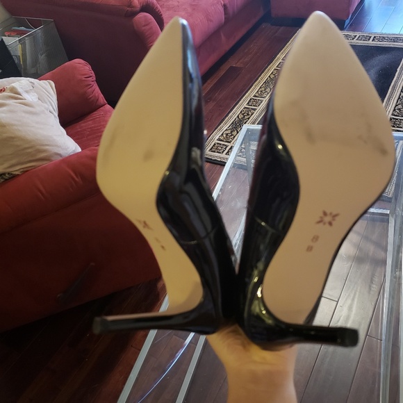 BCBG Stilettos - Picture 4 of 4